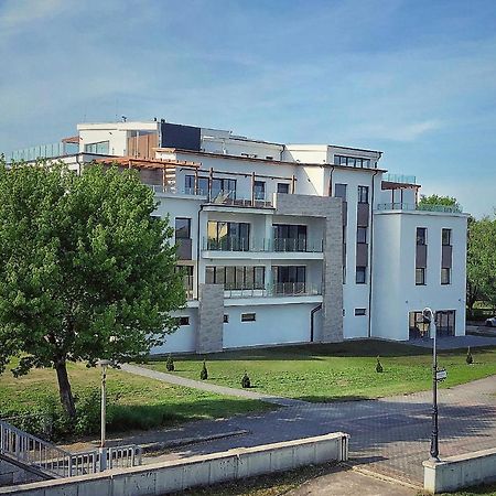 Moment Apartments Szolnok Exterior foto